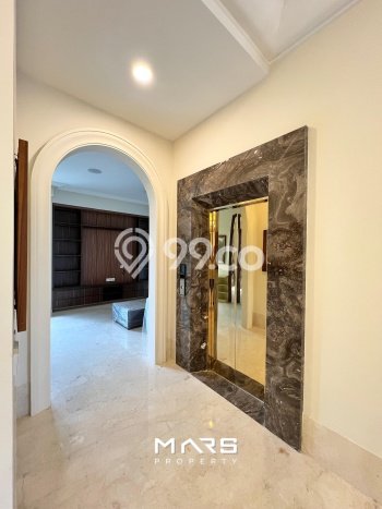 Rumah Mewah LB 880m2 Siap Pakai Desain Elegan di Kemang, Jakarta Selatan Rumah Mewah LB 880m2 Siap Pakai Desain Elegan di Kemang, Jakarta Selatan