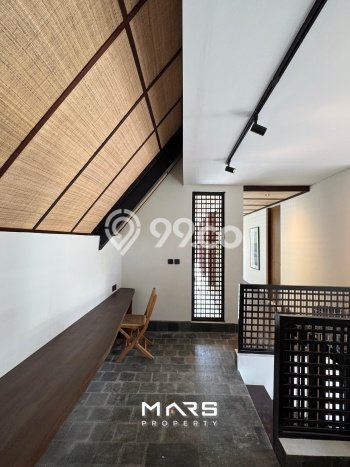 Bisnis Potensial! Vila di , Ukuran 361m2m², Dekat ke Pusat Kota Bisnis Potensial! Vila di , Ukuran 361m2m², Dekat ke Pusat Kota