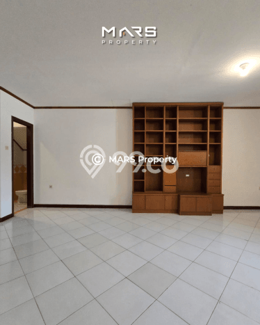 Rumah Terawat LT 510m² / LB 310m² di Lokasi Premium Kebayoran Baru, Jakarta Selatan Rumah Terawat LT 510m² / LB 310m² di Lokasi Premium Kebayoran Baru, Jakarta Selatan