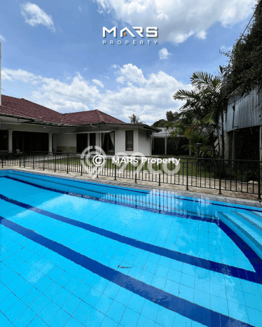 Rumah Mewah LB 453m2 Siap Pakai Desain Elegan di Cipete, Jakarta Selatan Rumah Mewah LB 453m2 Siap Pakai Desain Elegan di Cipete, Jakarta Selatan