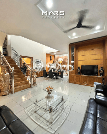 SPECIAL PRICE! Rumah Strategis di Permata Buana, LT 200m² LB 300m² SPECIAL PRICE! Rumah Strategis di Permata Buana, LT 200m² LB 300m²