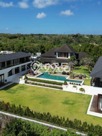 AREA BISNIS! Komersial di Pecatu, Luas 2500m², Jalan Utama, Strategis AREA BISNIS! Komersial di Pecatu, Luas 2500m², Jalan Utama, Strategis