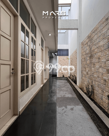 Best Deal Hunian Premium Ideal dan Luas di Cilandak, Jakarta Selatan Best Deal Hunian Premium Ideal dan Luas di Cilandak, Jakarta Selatan
