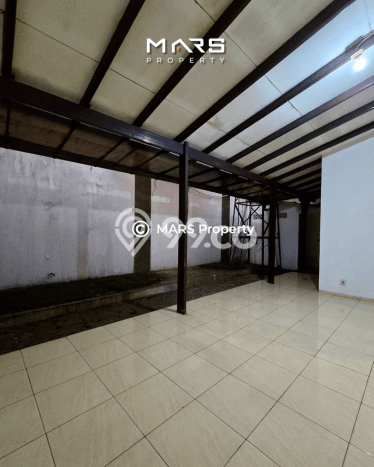 Ready to Use! Luxury House LT 232m2 Desain Modern di Gandaria Ready to Use! Luxury House LT 232m2 Desain Modern di Gandaria