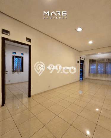 Ready to Use! Luxury House LT 232m2 Desain Modern di Gandaria Ready to Use! Luxury House LT 232m2 Desain Modern di Gandaria