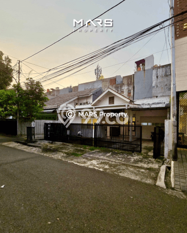Ready to Use! Luxury House LT 232m2 Desain Modern di Gandaria Ready to Use! Luxury House LT 232m2 Desain Modern di Gandaria