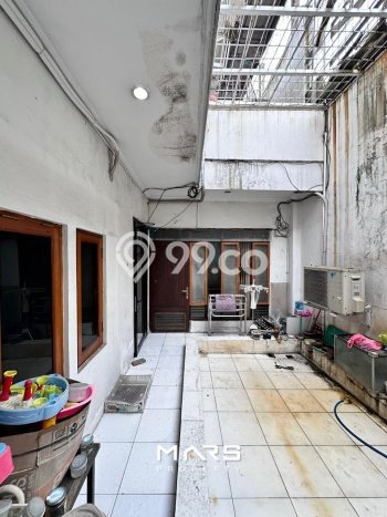 Ready to Use! Luxury House LT 240m2 Desain Modern di Tomang Ready to Use! Luxury House LT 240m2 Desain Modern di Tomang