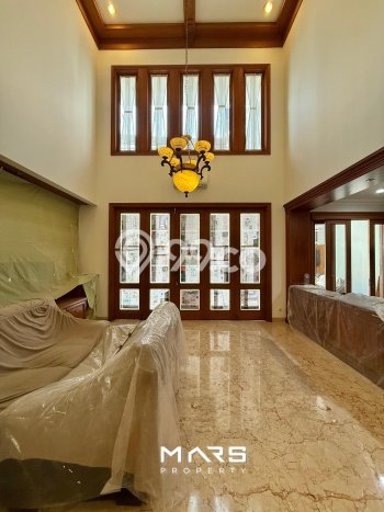 Hunian Elit LB 400m2 Siap Pakai Desain Elegan di Pondok Indah, Jakarta Selatan Hunian Elit LB 400m2 Siap Pakai Desain Elegan di Pondok Indah, Jakarta Selatan