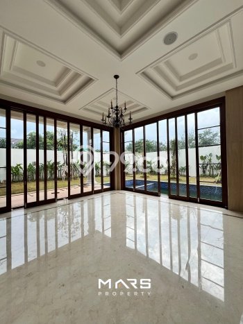 Rumah Mewah LB 880m2 Siap Pakai Desain Elegan di Kemang, Jakarta Selatan Rumah Mewah LB 880m2 Siap Pakai Desain Elegan di Kemang, Jakarta Selatan