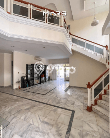 Rumah Strategis dengan Luas Tanah 500m² di Lokasi Kuningan, Jakarta Selatan Rumah Strategis dengan Luas Tanah 500m² di Lokasi Kuningan, Jakarta Selatan