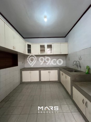 Rumah Mewah LB 350m2 Siap Huni Desain Elegan di Pondok Indah, Jakarta Selatan Rumah Mewah LB 350m2 Siap Huni Desain Elegan di Pondok Indah, Jakarta Selatan