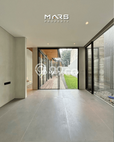 Rumah Lingkungan Asri di Cilandak, Jakarta Selatan, Luas 406m² Bangunan 270m² Rumah Lingkungan Asri di Cilandak, Jakarta Selatan, Luas 406m² Bangunan 270m²