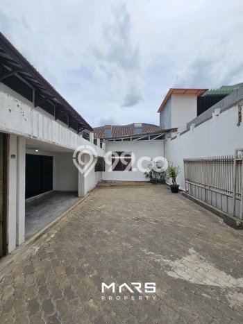 Siap Huni Rumah Mewah 3 Kamar di Kebayoran Baru Dekat ke Mana Pun Siap Huni Rumah Mewah 3 Kamar di Kebayoran Baru Dekat ke Mana Pun