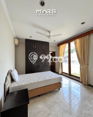 Rumah Mewah LB 453m2 Siap Pakai Desain Elegan di Cipete, Jakarta Selatan Rumah Mewah LB 453m2 Siap Pakai Desain Elegan di Cipete, Jakarta Selatan