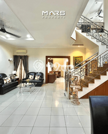 SPECIAL PRICE! Rumah Strategis di Permata Buana, LT 200m² LB 300m² SPECIAL PRICE! Rumah Strategis di Permata Buana, LT 200m² LB 300m²