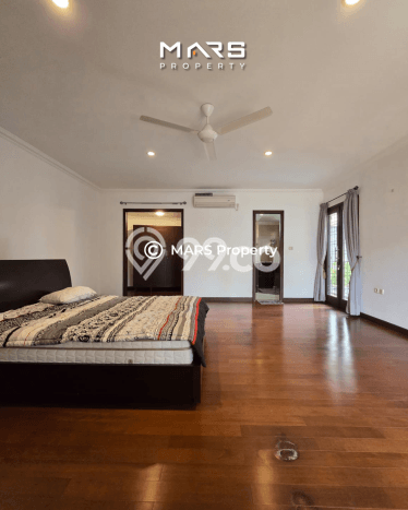 Rumah Terawat LT 510m² / LB 310m² di Lokasi Premium Kebayoran Baru, Jakarta Selatan Rumah Terawat LT 510m² / LB 310m² di Lokasi Premium Kebayoran Baru, Jakarta Selatan
