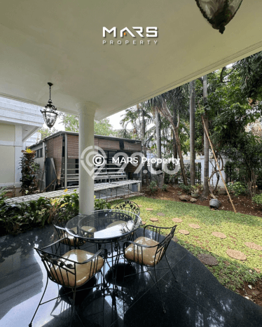Hunian Mewah Siap Huni LT 850m2 di Kebayoran Baru, Jakarta Selatan Hunian Mewah Siap Huni LT 850m2 di Kebayoran Baru, Jakarta Selatan
