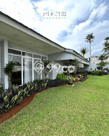 Ready to Use! Premium House LT 1192m2 Desain Modern di Kemang Ready to Use! Premium House LT 1192m2 Desain Modern di Kemang