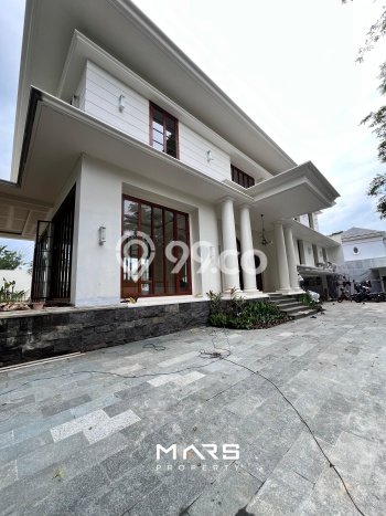 Rumah Mewah LB 880m2 Siap Pakai Desain Elegan di Kemang, Jakarta Selatan Rumah Mewah LB 880m2 Siap Pakai Desain Elegan di Kemang, Jakarta Selatan