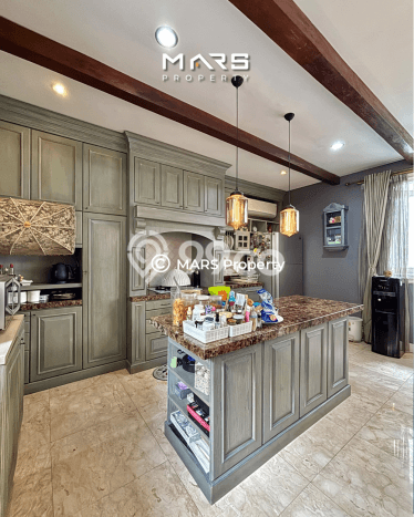 BEST PRICE! Rumah Berkualitas di Cilandak, LT 231m² Bangunan 365m² BEST PRICE! Rumah Berkualitas di Cilandak, LT 231m² Bangunan 365m²