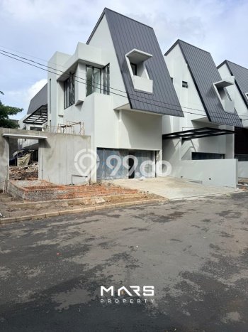 Dijual Rumah Mewah Elegan Dengan View Eksklusif di Simprug, Jakarta Selatan Dijual Rumah Mewah Elegan Dengan View Eksklusif di Simprug, Jakarta Selatan