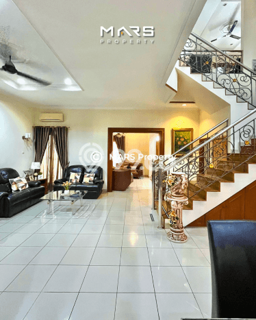 SPECIAL PRICE! Rumah Strategis di Permata Buana, LT 200m² LB 300m² SPECIAL PRICE! Rumah Strategis di Permata Buana, LT 200m² LB 300m²