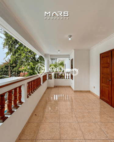 Rumah Modern 6 Kamar Terawat di Cipete, Dekat Pusat Perbelanjaan, Jakarta Selatan Rumah Modern 6 Kamar Terawat di Cipete, Dekat Pusat Perbelanjaan, Jakarta Selatan
