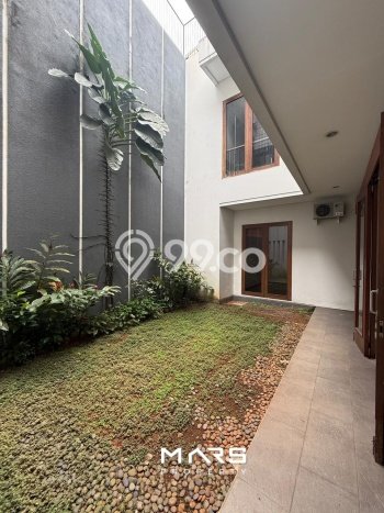 Siap Huni Hunian Elit 4 Kamar di Kebayoran Baru Dekat ke Mana Pun Siap Huni Hunian Elit 4 Kamar di Kebayoran Baru Dekat ke Mana Pun