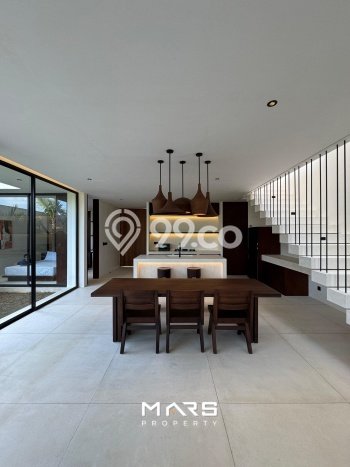 HARGA MENARIK! Vila Kawasan , Ukuran 250m2m², Area Premium dengan jalan bagus HARGA MENARIK! Vila Kawasan , Ukuran 250m2m², Area Premium dengan jalan bagus