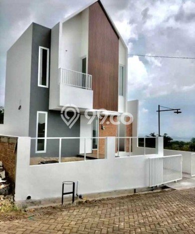 For Sale Rumah 4 Kamar Lokasi Ideal Bagus dan Strategis di Ngaliyan For Sale Rumah 4 Kamar Lokasi Ideal Bagus dan Strategis di Ngaliyan