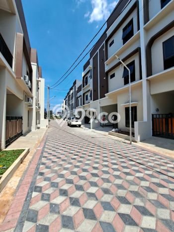 Dijual Rumah 11 Kamar Lokasi Ideal Nyaman dan Strategis di Tembalang Dijual Rumah 11 Kamar Lokasi Ideal Nyaman dan Strategis di Tembalang