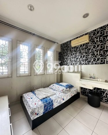 For Sale! Luxury House LT 240m2 Desain Elegan di Kota Wisata For Sale! Luxury House LT 240m2 Desain Elegan di Kota Wisata
