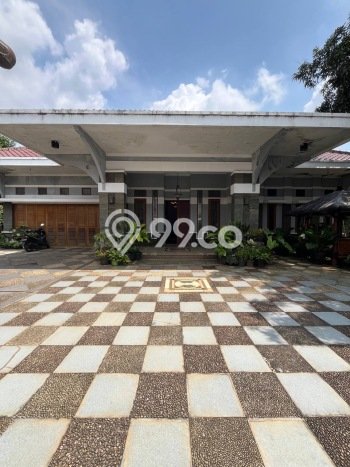 For Sale! Premium House LT 1650m2 Desain Elegan di Jatikarya For Sale! Premium House LT 1650m2 Desain Elegan di Jatikarya