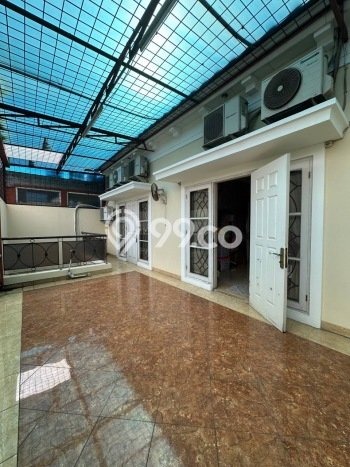 Hunian Mewah LB 305m2 Siap Pakai Desain Elegan di Raffles Hills, Jakarta Timur Hunian Mewah LB 305m2 Siap Pakai Desain Elegan di Raffles Hills, Jakarta Timur