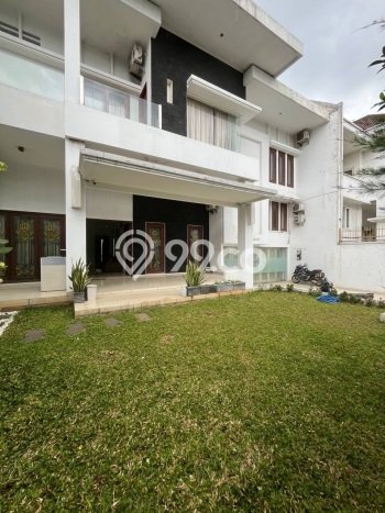 Rumah Mewah LB 800m2 Siap Huni Desain Elegan di Kota Wisata, Bogor Rumah Mewah LB 800m2 Siap Huni Desain Elegan di Kota Wisata, Bogor