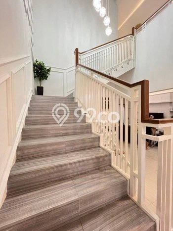 For Sale! Luxury House LT 278m2 Desain Elegan di Kota Wisata For Sale! Luxury House LT 278m2 Desain Elegan di Kota Wisata