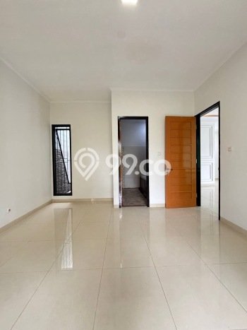 Rumah Mewah LB 300m2 Siap Pakai Desain Elegan di Harjamukti, Depok Rumah Mewah LB 300m2 Siap Pakai Desain Elegan di Harjamukti, Depok