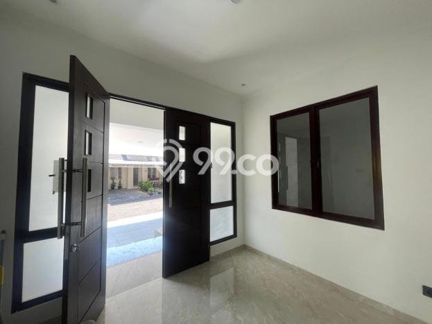 Ready to Use! Premium House LT 215m2 Desain Modern di Kota Wisata Ready to Use! Premium House LT 215m2 Desain Modern di Kota Wisata