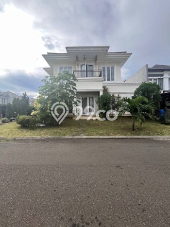 Ready to Use! Luxury House LT 286m2 Desain Elegan di Kota Wisata Ready to Use! Luxury House LT 286m2 Desain Elegan di Kota Wisata