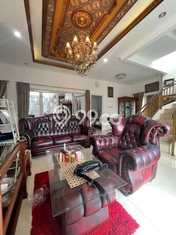 Ready to Use! Luxury House LT 286m2 Desain Elegan di Kota Wisata Ready to Use! Luxury House LT 286m2 Desain Elegan di Kota Wisata