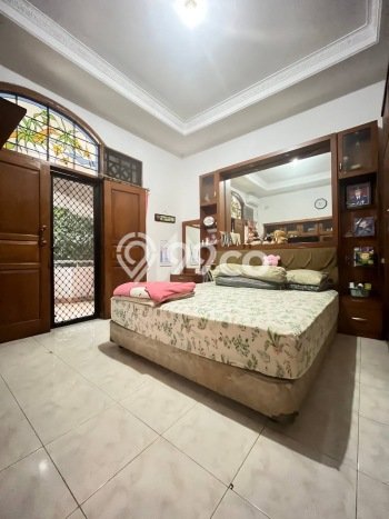 Jual Rumah Luas Elegan Dengan View Eksklusif di Halim Perdana Kusuma, Jakarta Timur Jual Rumah Luas Elegan Dengan View Eksklusif di Halim Perdana Kusuma, Jakarta Timur