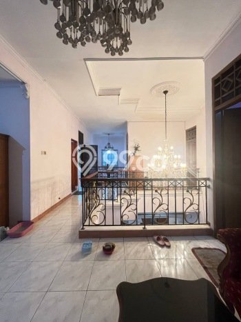 Jual Rumah Luas Elegan Dengan View Eksklusif di Halim Perdana Kusuma, Jakarta Timur Jual Rumah Luas Elegan Dengan View Eksklusif di Halim Perdana Kusuma, Jakarta Timur