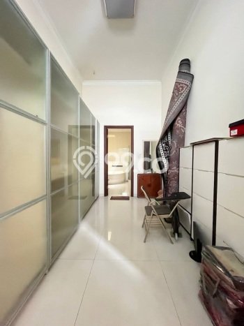 Rumah Mewah LB 800m2 Siap Huni Desain Elegan di Kota Wisata, Bogor Rumah Mewah LB 800m2 Siap Huni Desain Elegan di Kota Wisata, Bogor