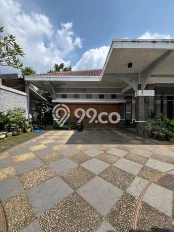 For Sale! Premium House LT 1650m2 Desain Elegan di Jatikarya For Sale! Premium House LT 1650m2 Desain Elegan di Jatikarya