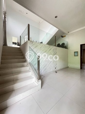 Rumah Mewah LB 800m2 Siap Huni Desain Elegan di Kota Wisata, Bogor Rumah Mewah LB 800m2 Siap Huni Desain Elegan di Kota Wisata, Bogor