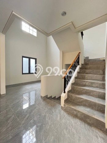 For Sale! Premium House LT 200m2 Desain Modern di Kota Wisata For Sale! Premium House LT 200m2 Desain Modern di Kota Wisata