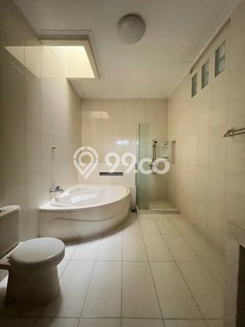 Rumah Mewah LB 800m2 Siap Huni Desain Elegan di Kota Wisata, Bogor Rumah Mewah LB 800m2 Siap Huni Desain Elegan di Kota Wisata, Bogor