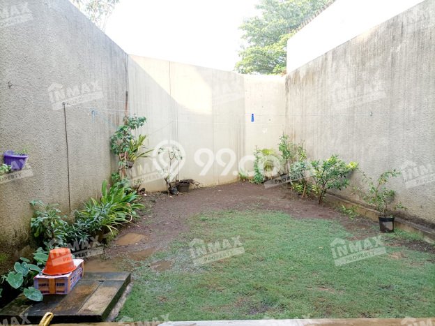 Rumah Siap Pakai di Buah-buahan, Malang, Luas 236m2m² Bangunan 300m2m² Rumah Siap Pakai di Buah-buahan, Malang, Luas 236m2m² Bangunan 300m2m²
