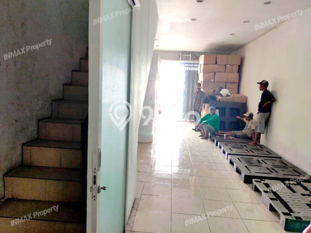 Unit Ruko Dijual di Malang LT 66m2 & LB 100m2 Unit Ruko Dijual di Malang LT 66m2 & LB 100m2