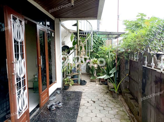 Rumah Modern Minimalis 6 Kamar Bisa Langsung Pindah di Sukun Rumah Modern Minimalis 6 Kamar Bisa Langsung Pindah di Sukun